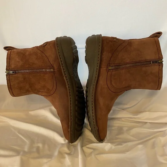 UGG SUEDE NEEVAH ANKLE BOOTS SN 1003421 Brown – size 9 - Picture 12 of 16